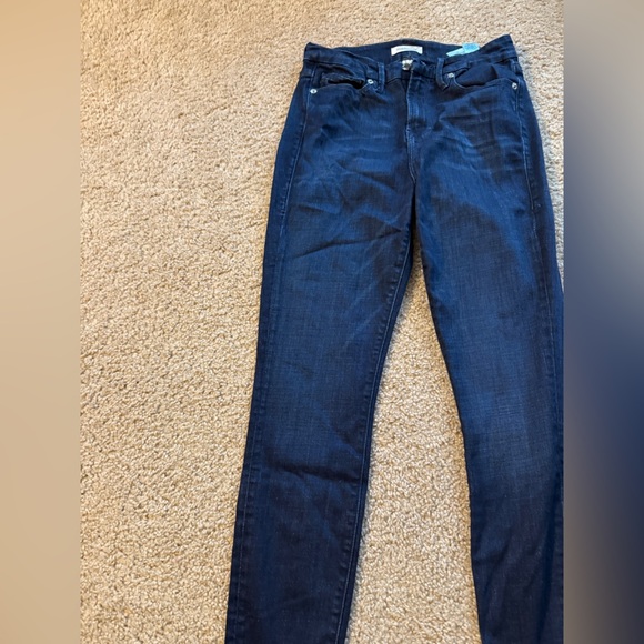 Good American Jeans - Picture 9 of 10